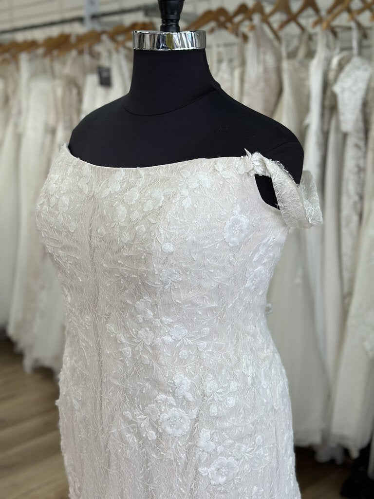 Melissa Sweet Lace Square Neck Bridal Gown 24W
