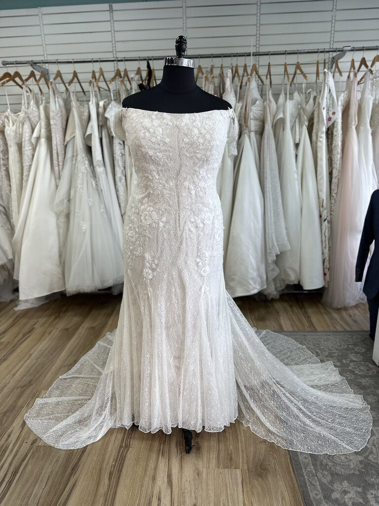Melissa Sweet Lace Square Neck Bridal Gown 24W