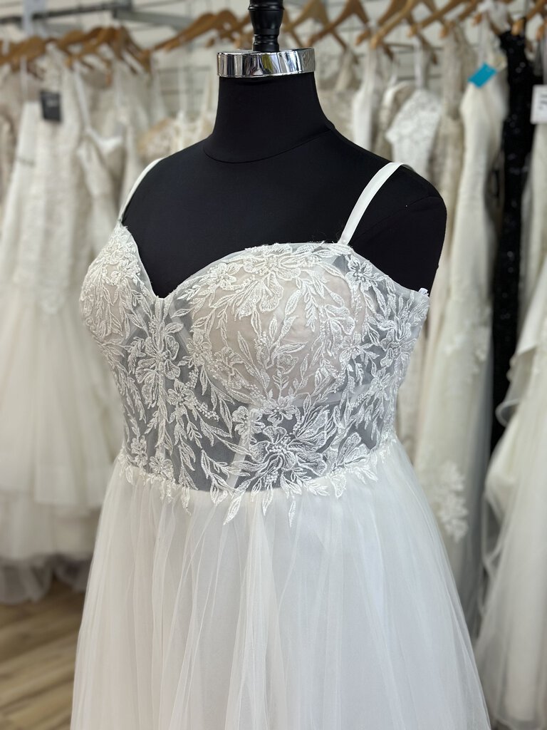 DB Studio Lace Bodice Tull Slit Skirt Bridal Gown 26W