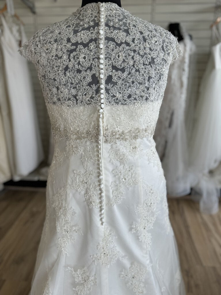 Ivory Lace A-Line Capped Sleeve Wedding Gown 24W