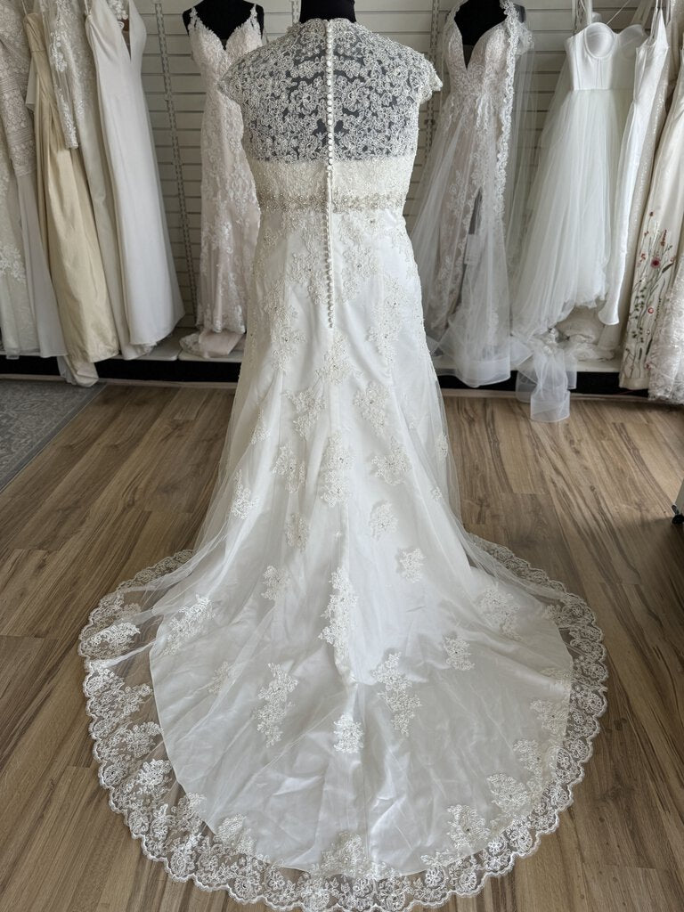 Ivory Lace A-Line Capped Sleeve Wedding Gown 24W
