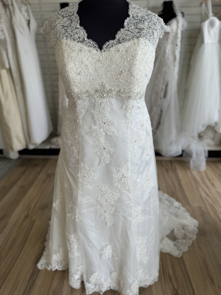 Ivory Lace A-Line Capped Sleeve Wedding Gown 24W