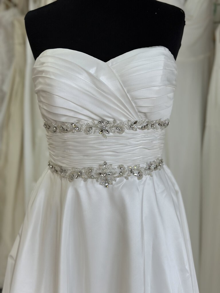 alfred angelo satin wedding dress Stunning never worn/altered Alfred Angelo a-line Ivory satin with button/rhinestone back seam accents Corset back fits size 22-28 Consignment price $200.00 Visit our website or text/call (204)795-5217 to book in your private