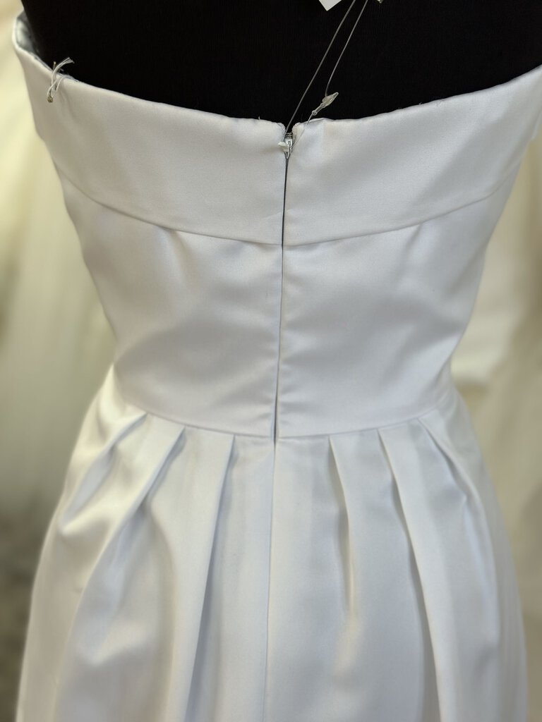 B2 Strapless Short Dress With Rosette 10