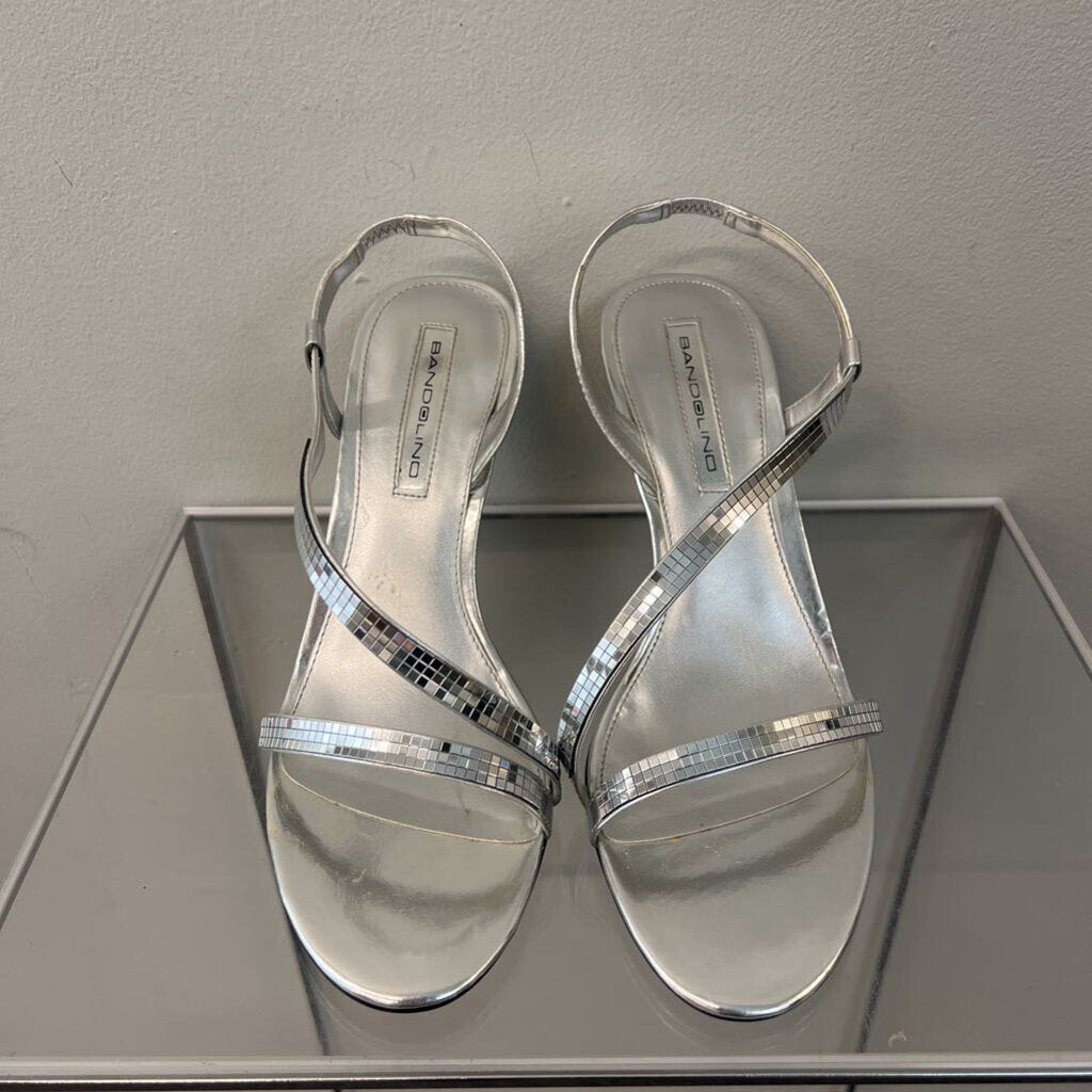 Bandolino Silver Strappy Open Toe Heels 10