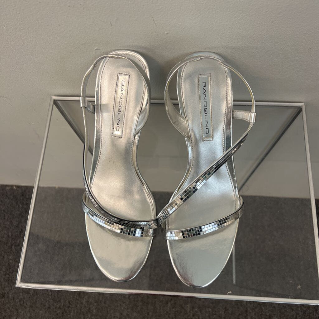 Bandolino Silver Strappy Open Toe Heels 10