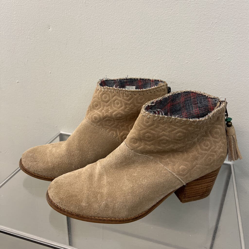 Toms Beige Suede Star Detail Ankle Booties 8