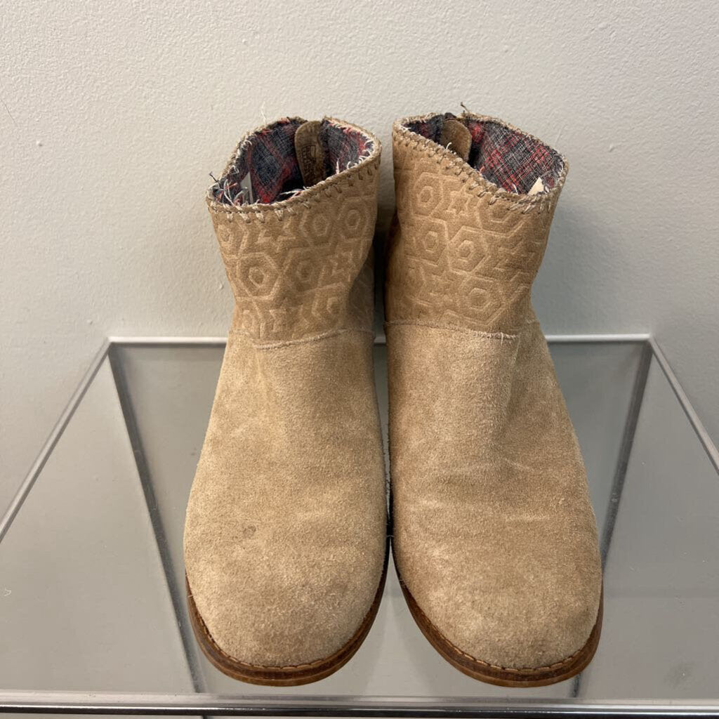 Toms Beige Suede Star Detail Ankle Booties 8