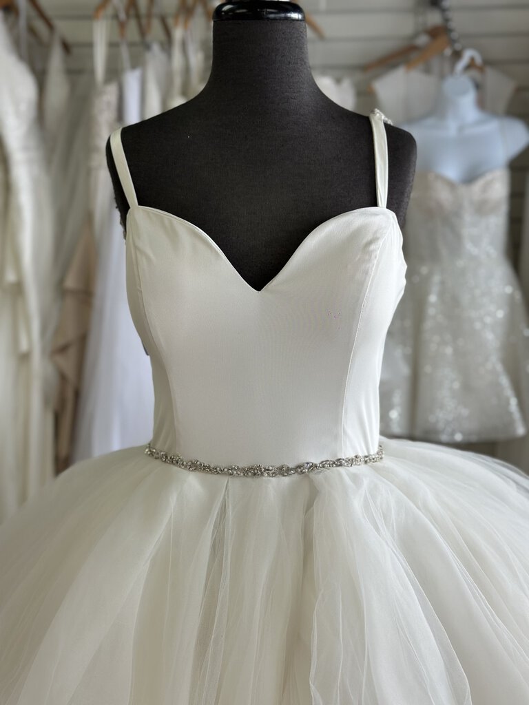 Strappy Back Tiered Tulle Bridal Gown 4