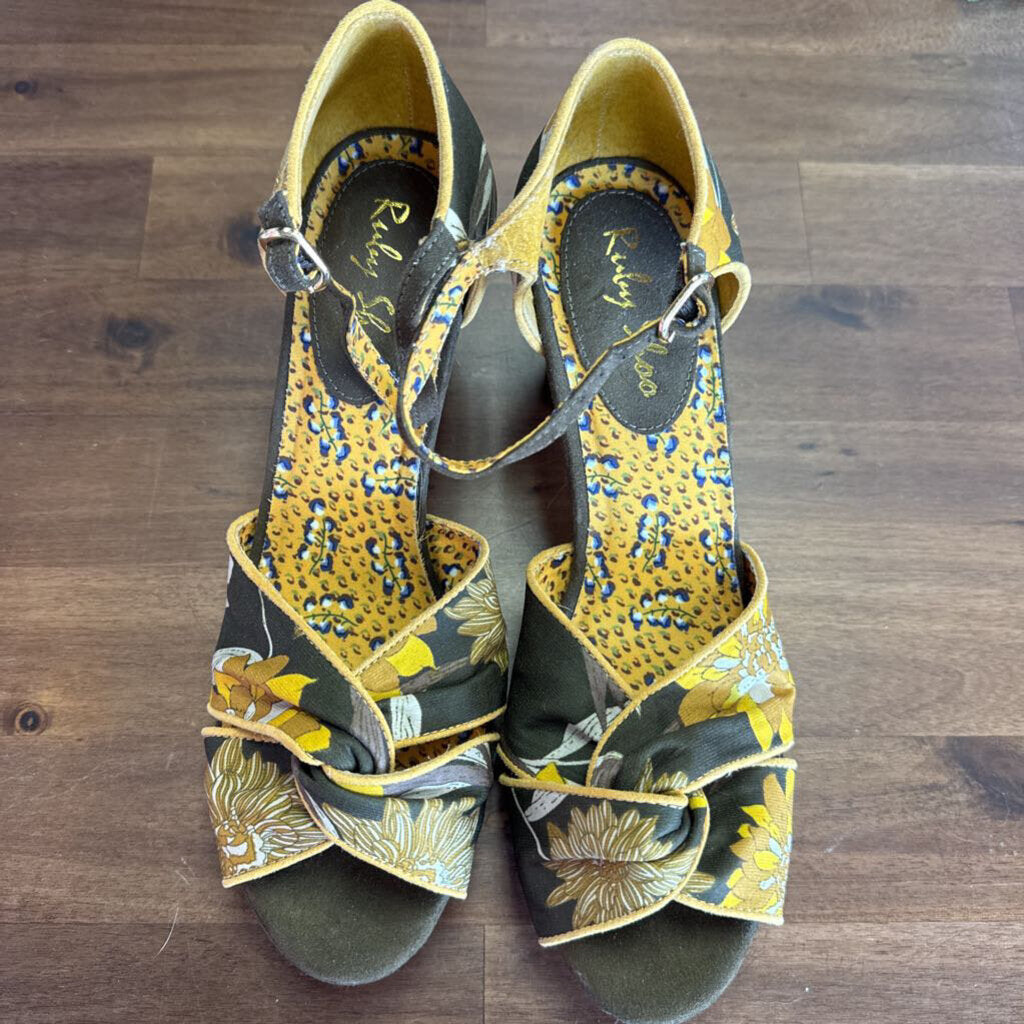 Ruby Shoo Brown/ Yellow Print Open Toe Heels 8