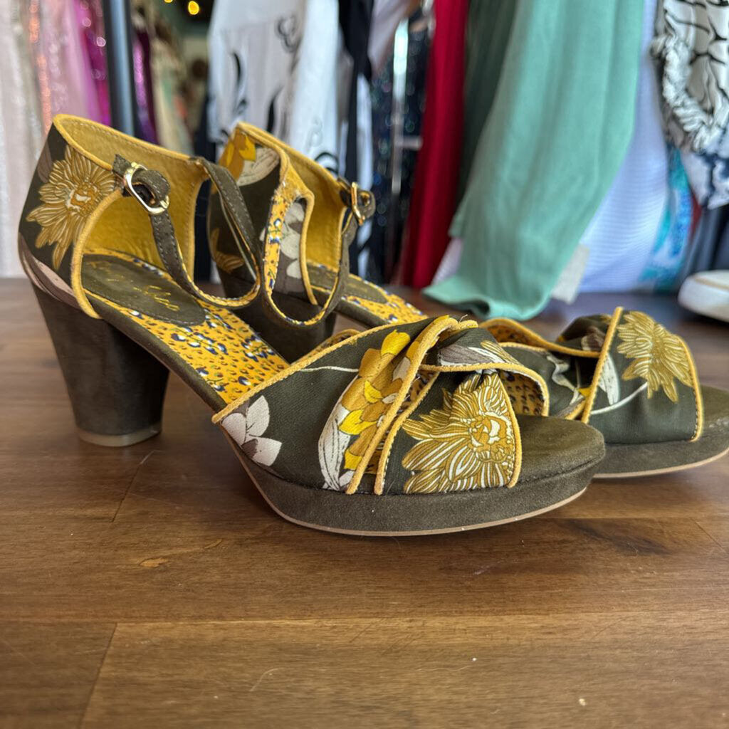 Ruby Shoo Brown/ Yellow Print Open Toe Heels 8