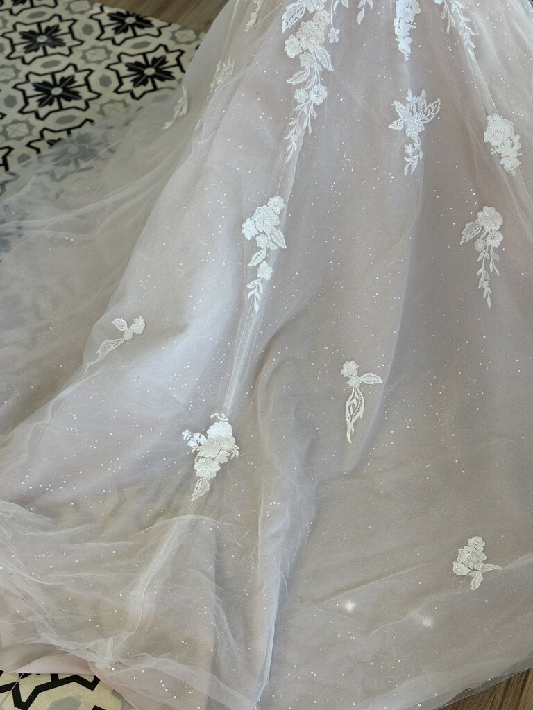 Oleg Cassini Strapless Lace Applique Wedding Dress 16W