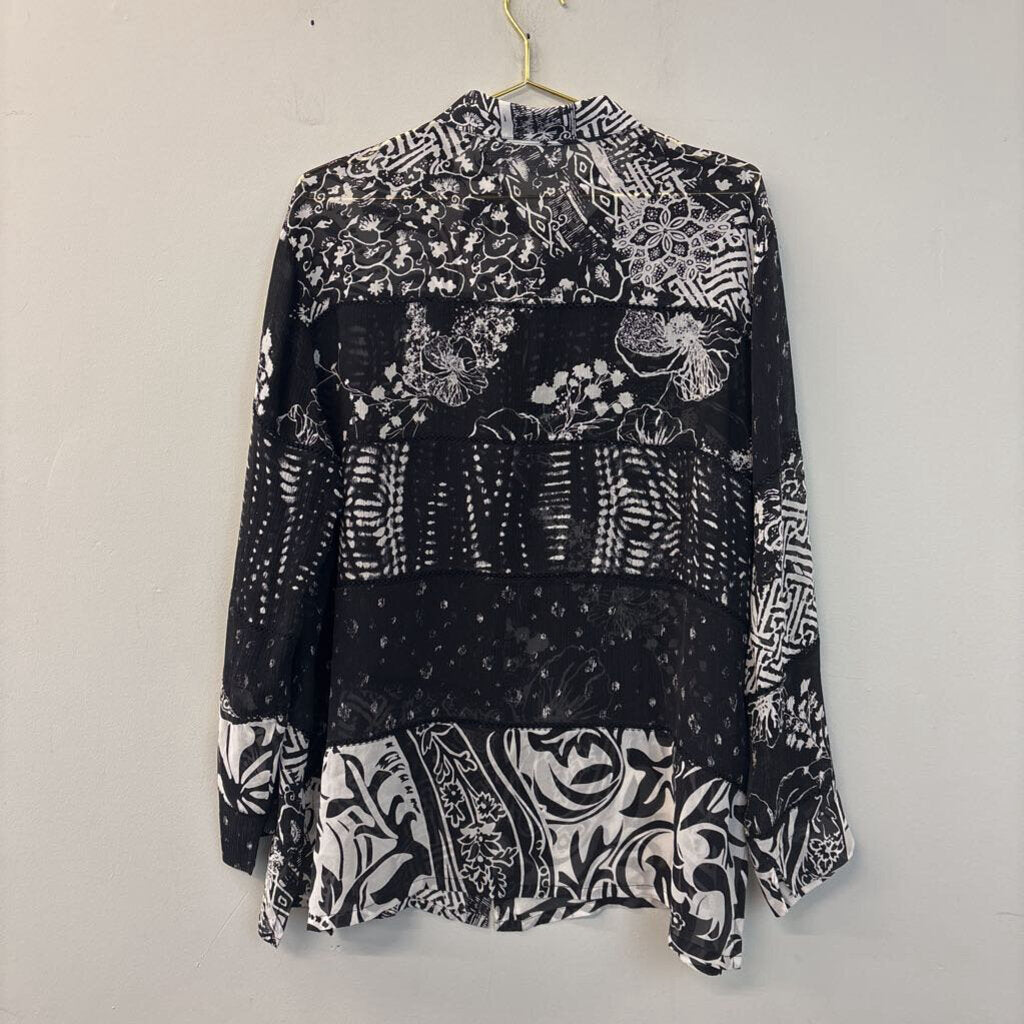 Chicos Black/ White Print Long Sleeve Button Down Top 3