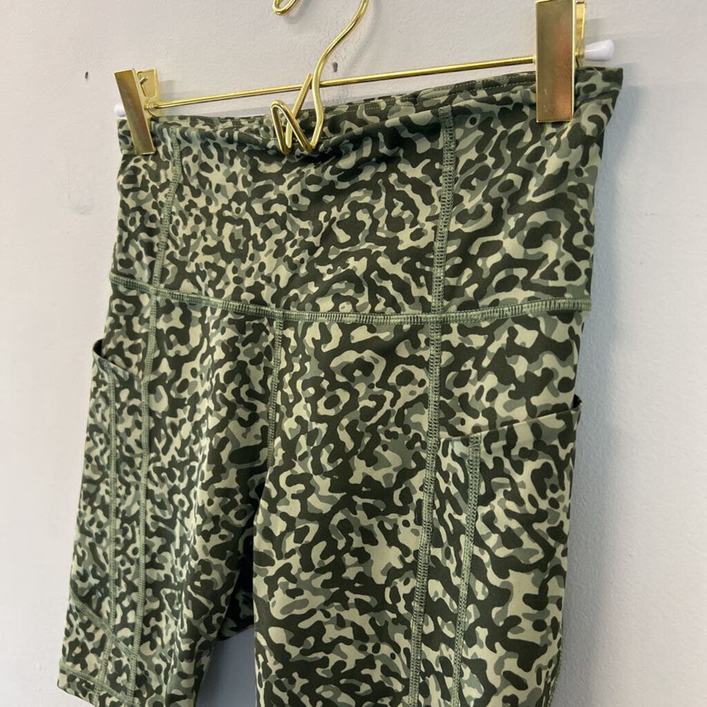 Athleta Green Print Biker Shorts Extra Small