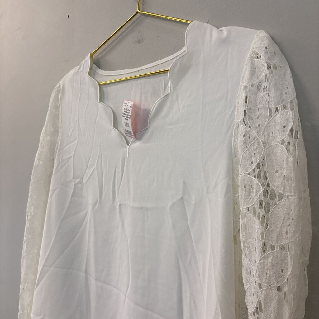 White Scallop Neckline Lace Long Sleeve Top Medium