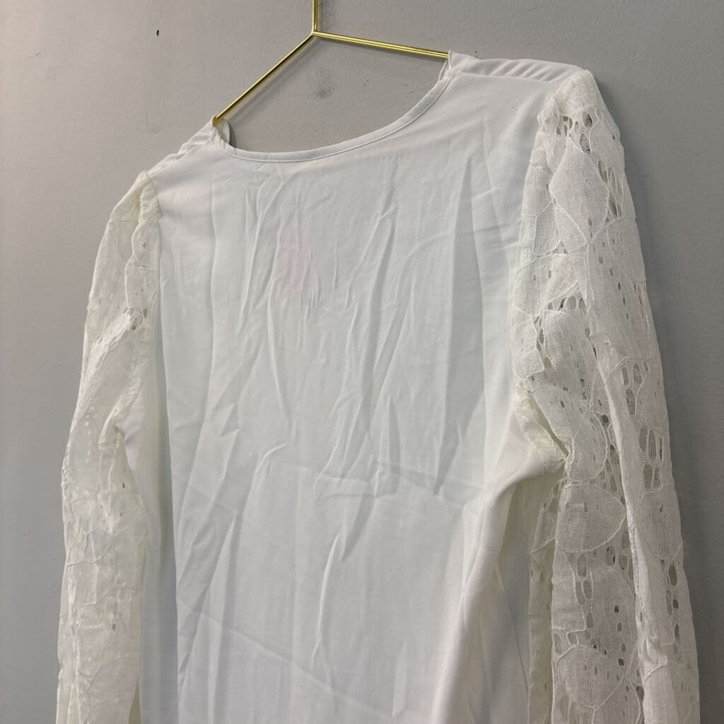 White Scallop Neckline Lace Long Sleeve Top Medium