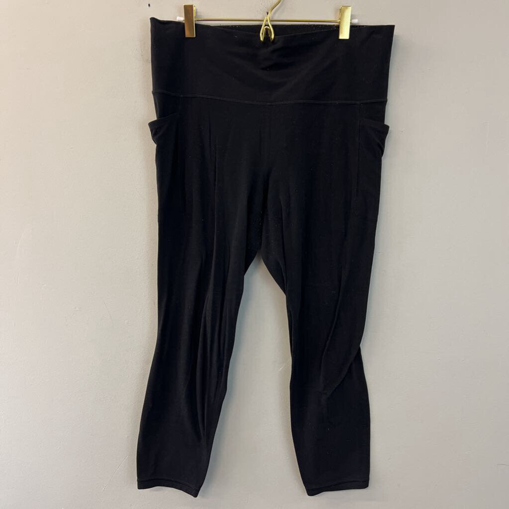 Athleta Black Cropped Leggings Large