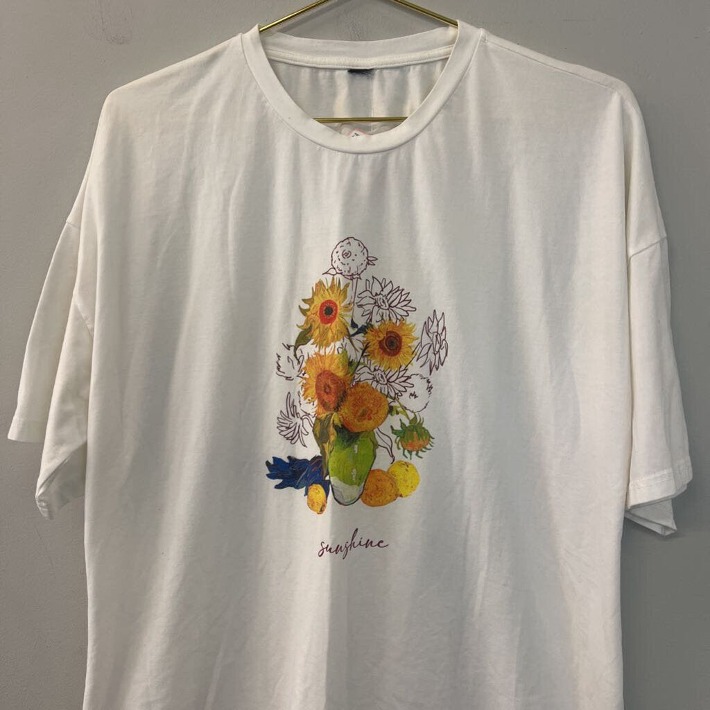 White/ Multi Flower Sunshine Short Sleeve Graphic Tee Medium
