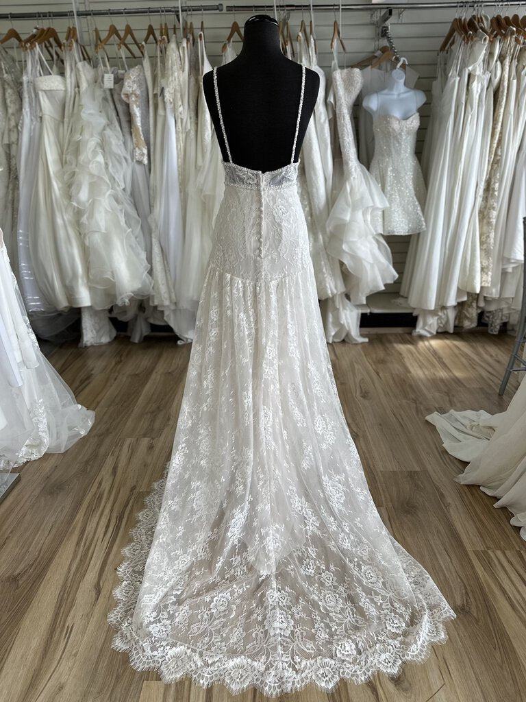 Wilderly Ivory Lace Dropped Waist Bridal Gown 12 "Lilly"