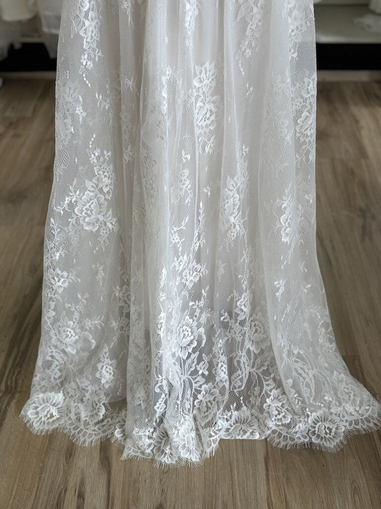 Wilderly Ivory Lace Dropped Waist Bridal Gown 12 "Lilly"