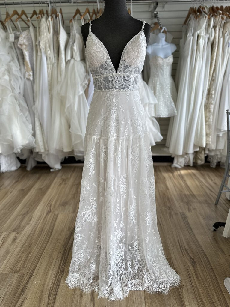 Wilderly Ivory Lace Dropped Waist Bridal Gown 12 "Lilly"