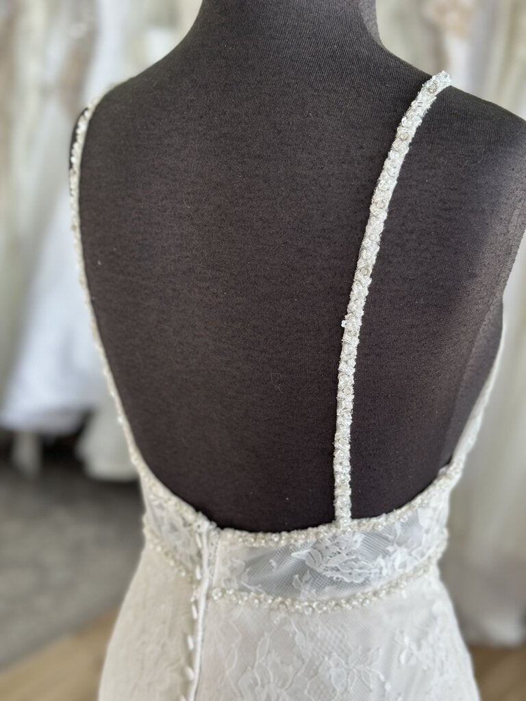 Wilderly Ivory Lace Dropped Waist Bridal Gown 12 "Lilly"