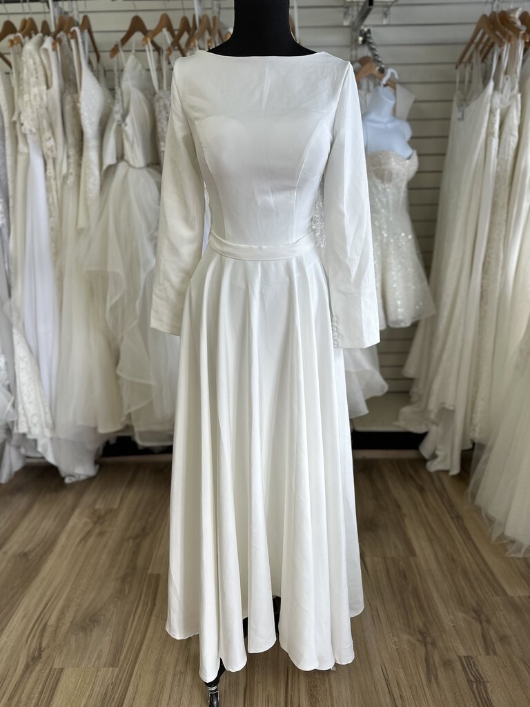Ivory Longsleeve A-Line Bridal Gown 4/6