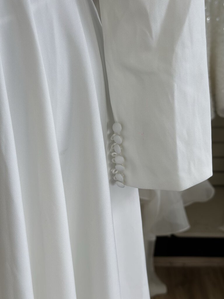 Ivory Longsleeve A-Line Bridal Gown 4/6