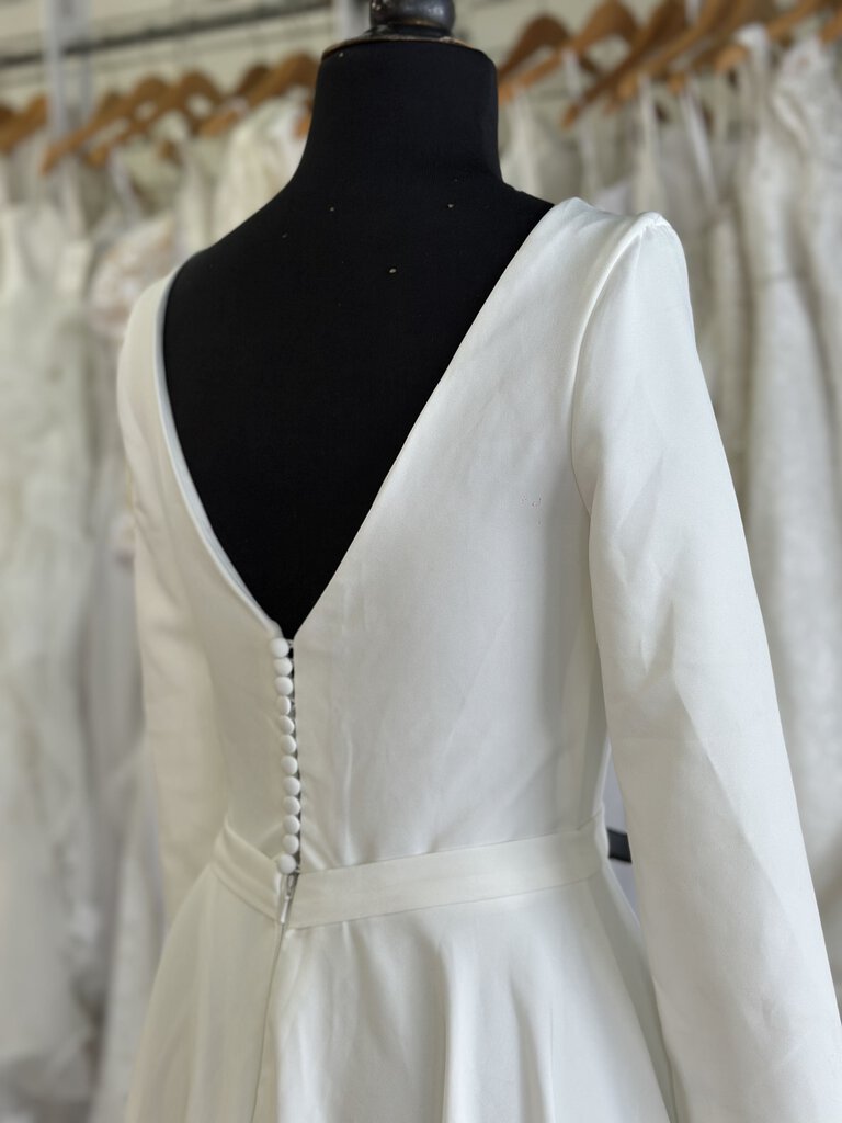 Ivory Longsleeve A-Line Bridal Gown 4/6