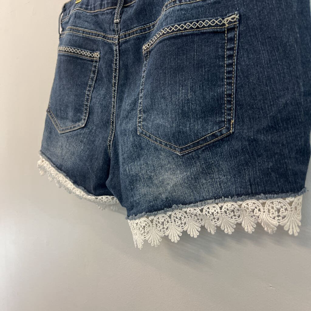 LEI Dark Wash Ashley Low Rise Cream Crochet Edge Shorts 15