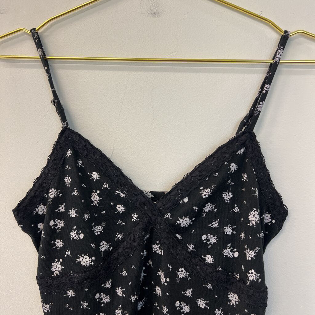 Self Esteem Black/ White Flower Print Cropped Tank Medium