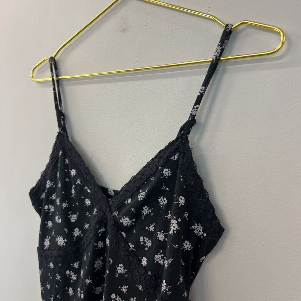 Self Esteem Black/ White Flower Print Cropped Tank Medium