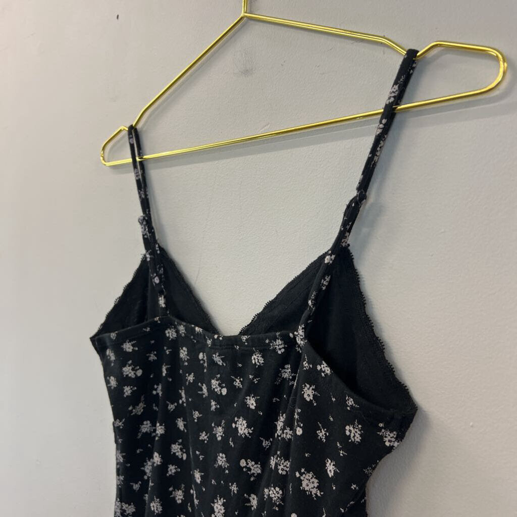 Self Esteem Black/ White Flower Print Cropped Tank Medium