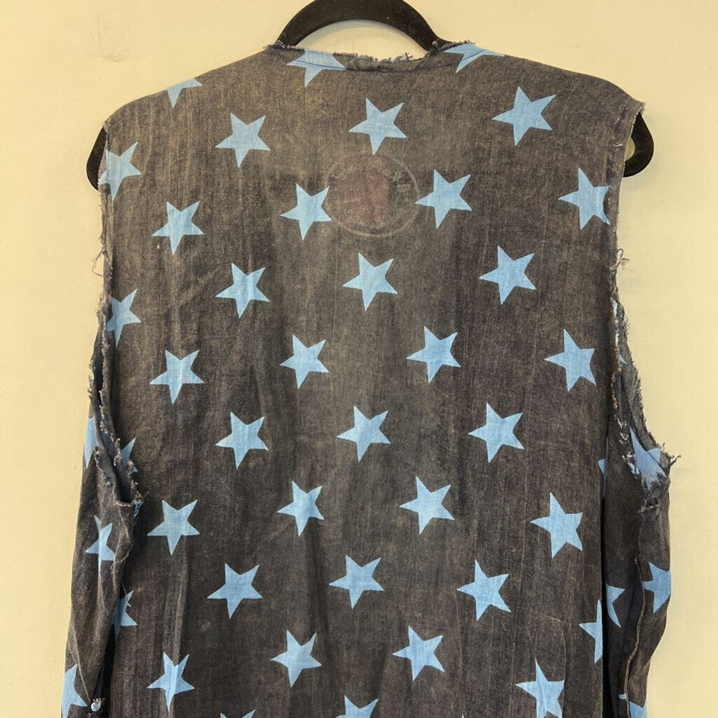 A Rare Bird Blue Star Print Button Front Sleeveless Duster One Size