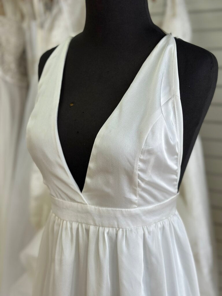 Lulus White Silky V Neck Bridal Gown Medium