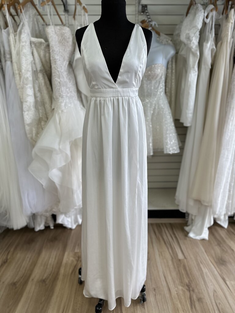 Lulus White Silky V Neck Bridal Gown Medium