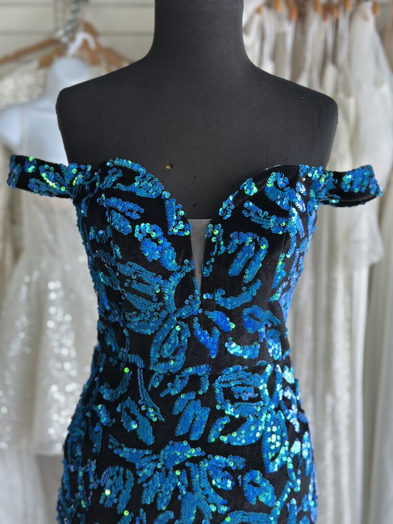 NWT Amelia Couture Velvet Sequin Long Formal 4