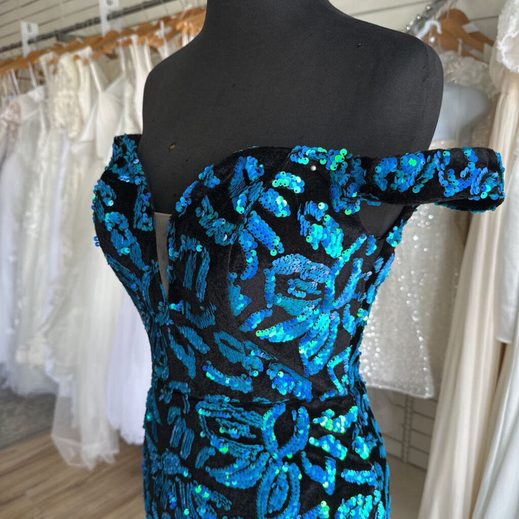 NWT Amelia Couture Velvet Sequin Long Formal 4