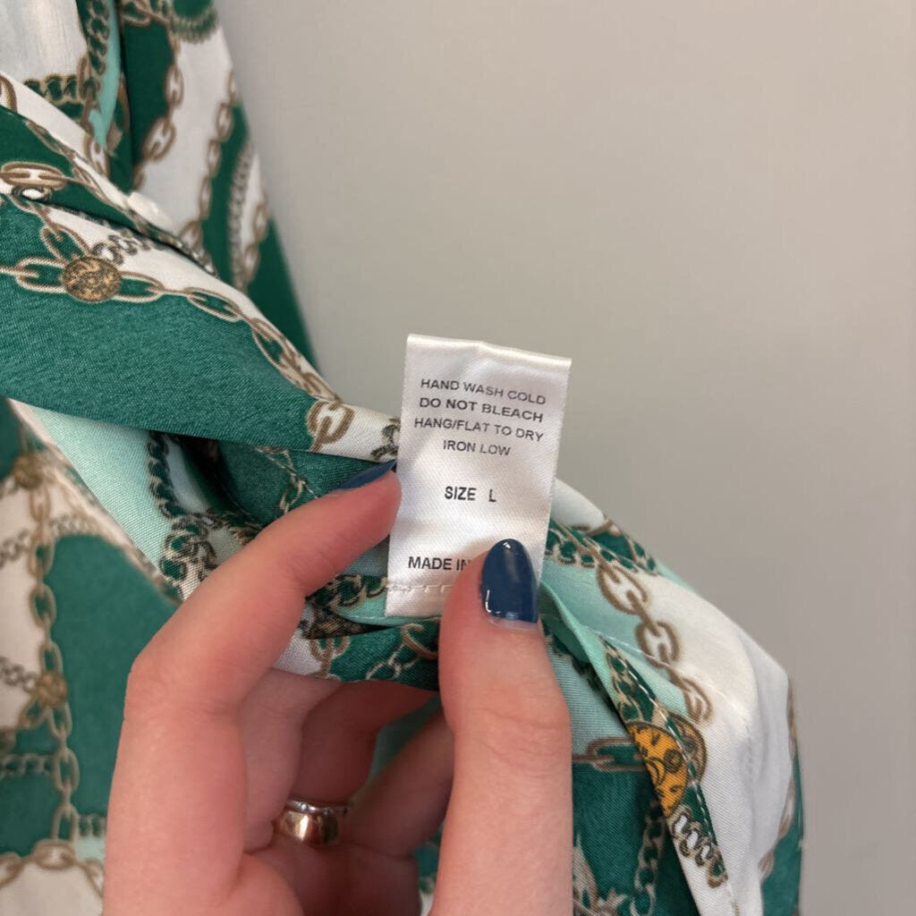 Vici White/ Green Chain Print Long Sleeve Button Down Top Large