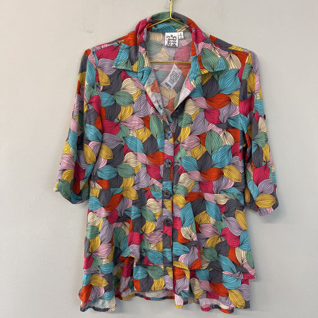 Parsley and Sage Multi Color Print Short Sleeve Button Down Top Small