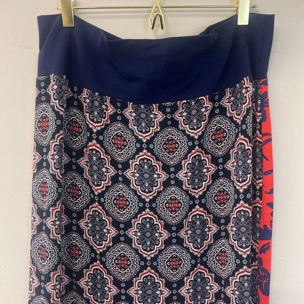 Black/ Red/ Blue Print Reversible Sides Maxi Skirt Large