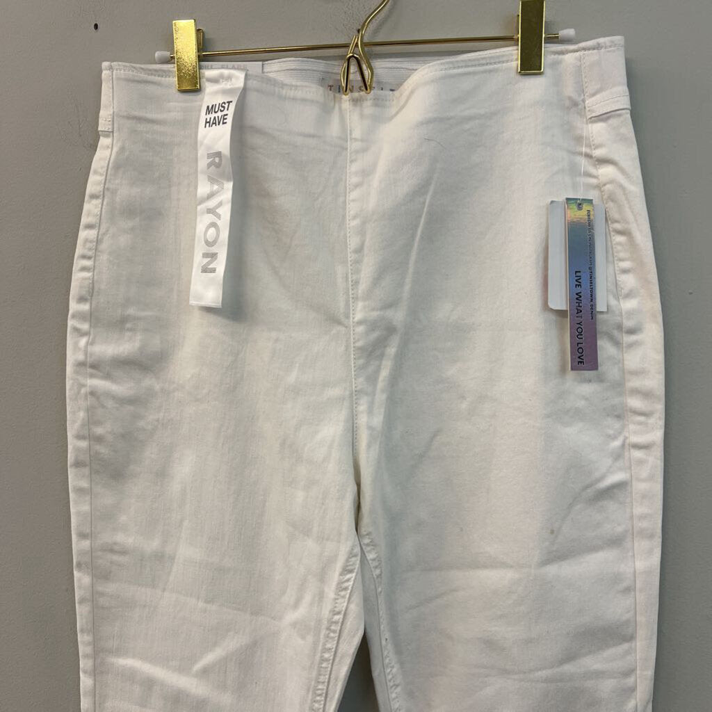Tinseltown White High Rise Flare Pull On Jeans 11