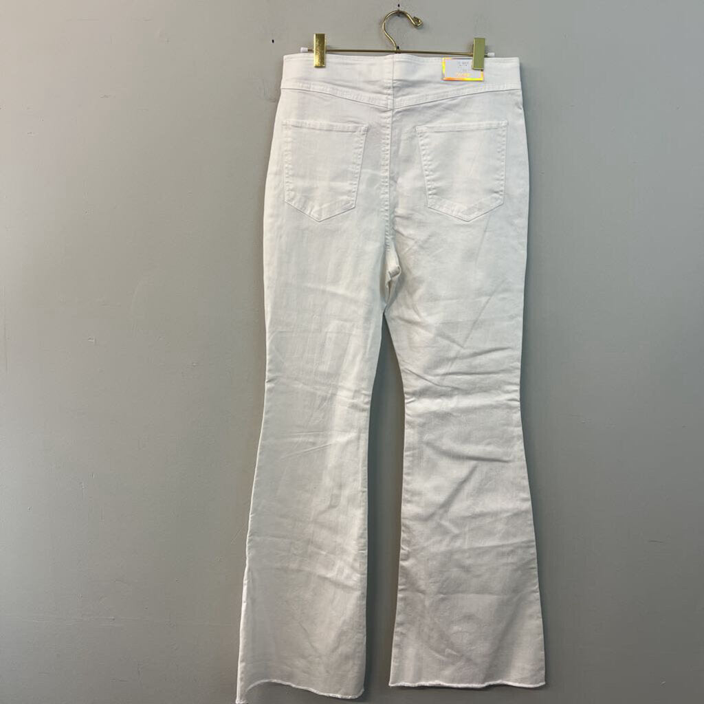 Tinseltown White High Rise Flare Pull On Jeans 11