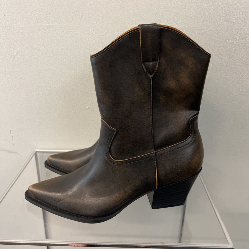 Oasis Society The Ames Brown Leather Short Cowboy Booties 9