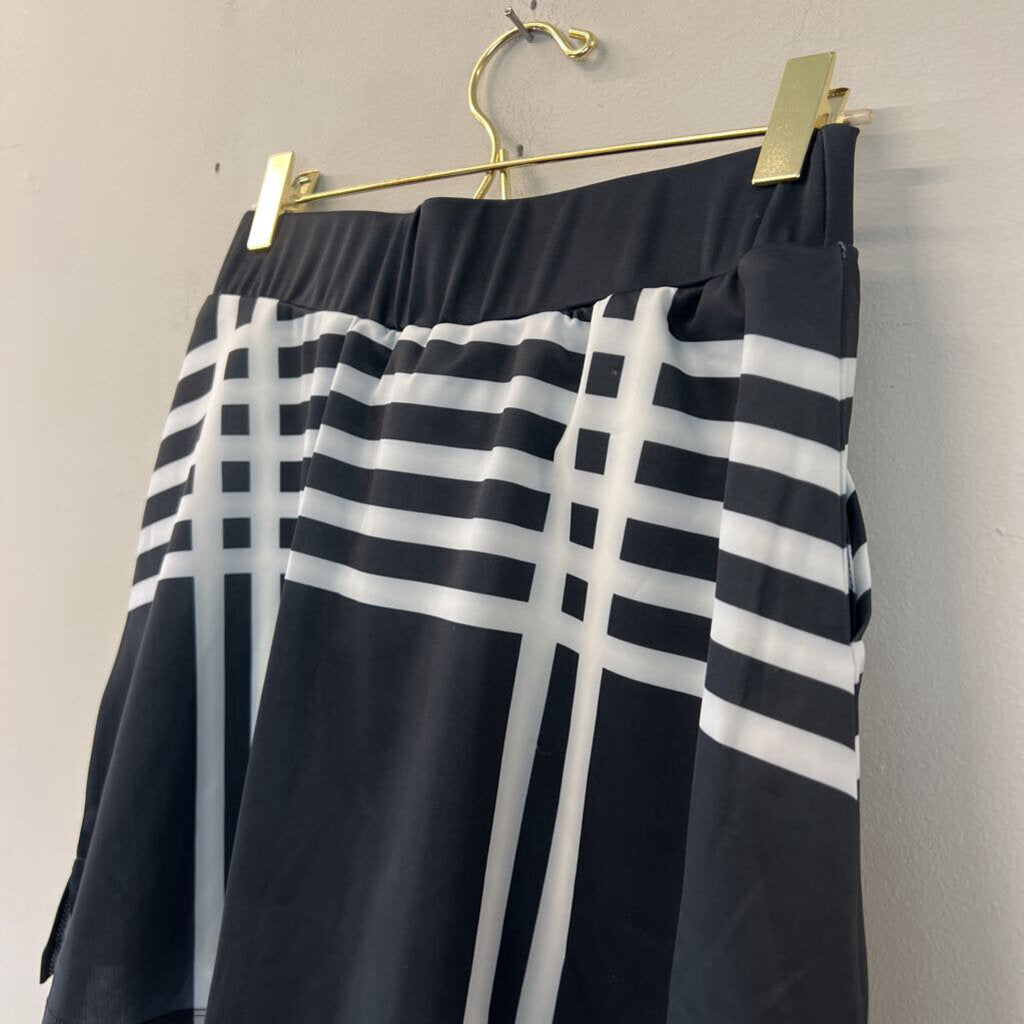 21 Grams Black/ White Print Athletic Skort Small