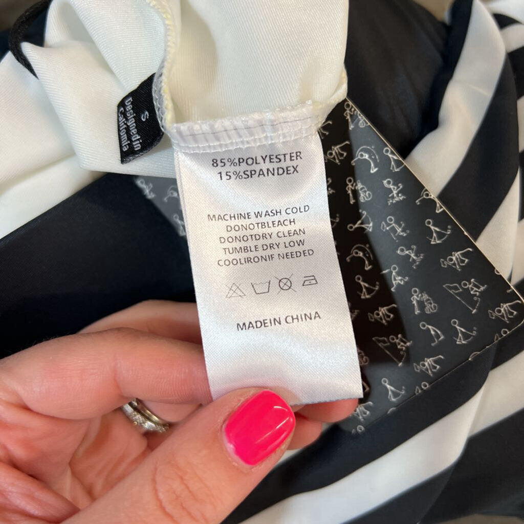 21 Grams Black/ White Print Athletic Skort Small