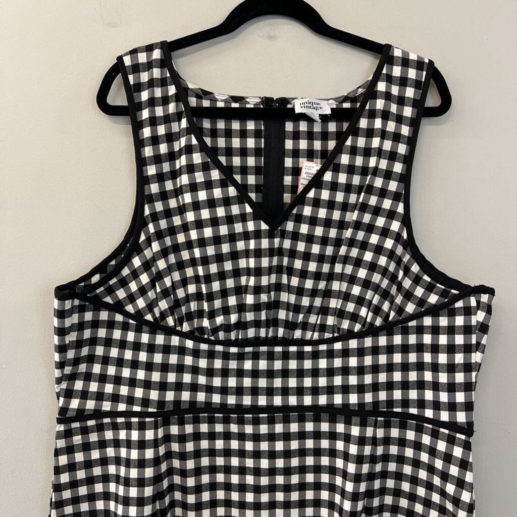 Unique Vintage Black/ White Checkered Sleeveless Dress 3X