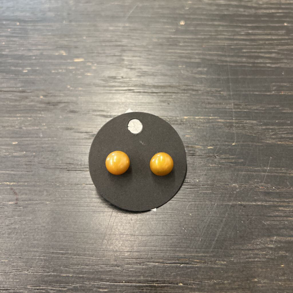 Fresh Water Pearl Studs