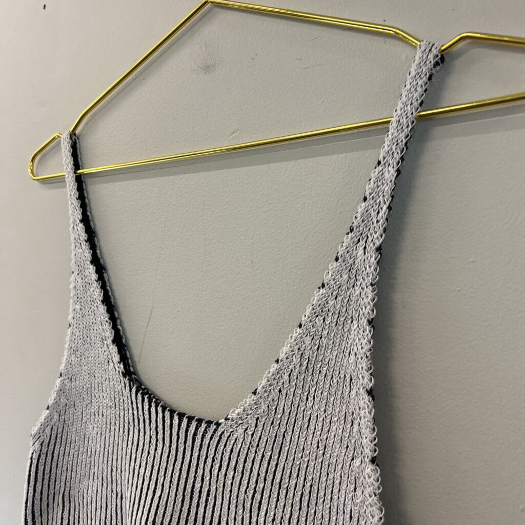 Black/ White Knit Cropped Tank Top Medium