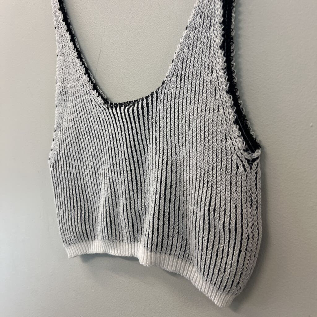Black/ White Knit Cropped Tank Top Medium